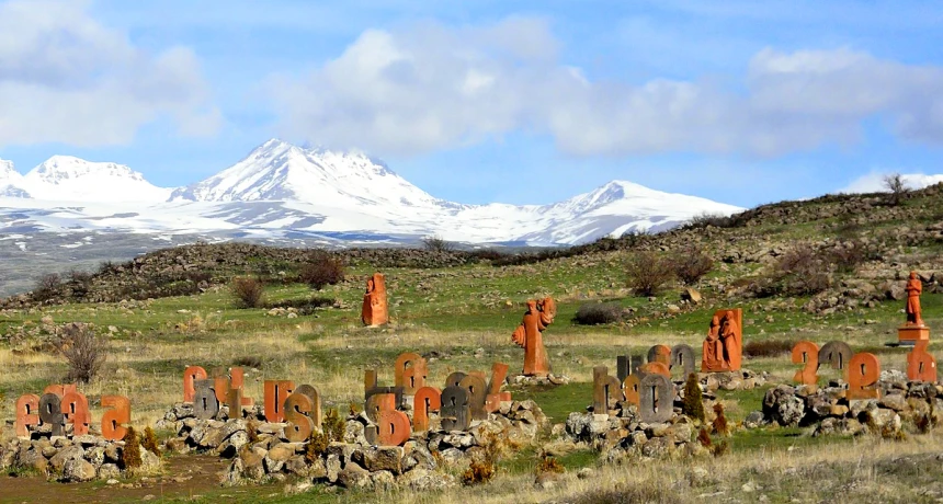 monument des lettres arméniennes 5