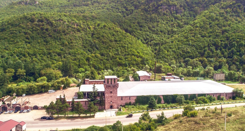 usine de vin d idjevan 1